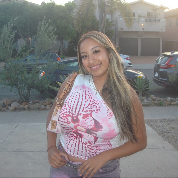 Meet your Posher, Brianna - Picture 1 of 1